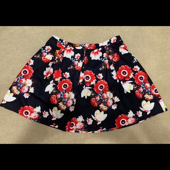 City Chic Flowered Skirt - Picture 3 of 5